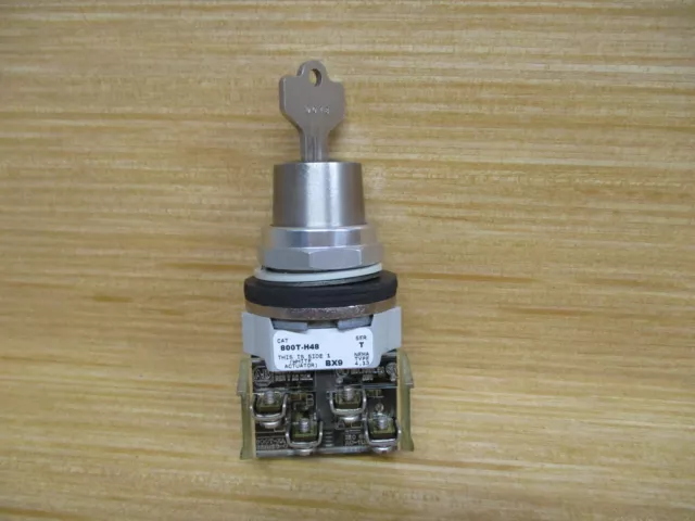 Allen Bradley 800T-H48A Selector Switch