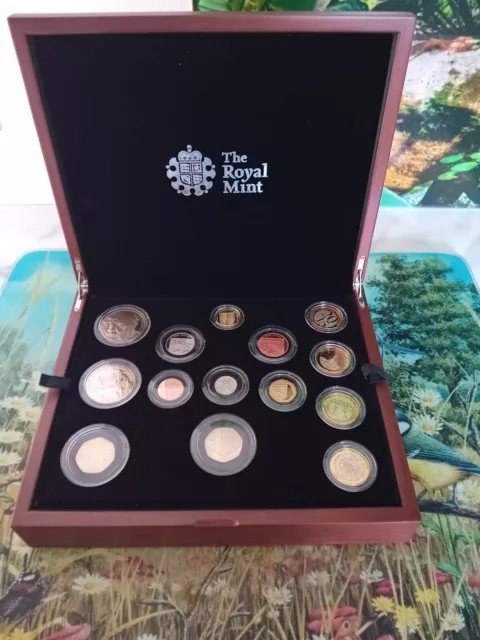 2015 Royal Mint -  Uk Premium Proof Coin Set Boxed With Certificates