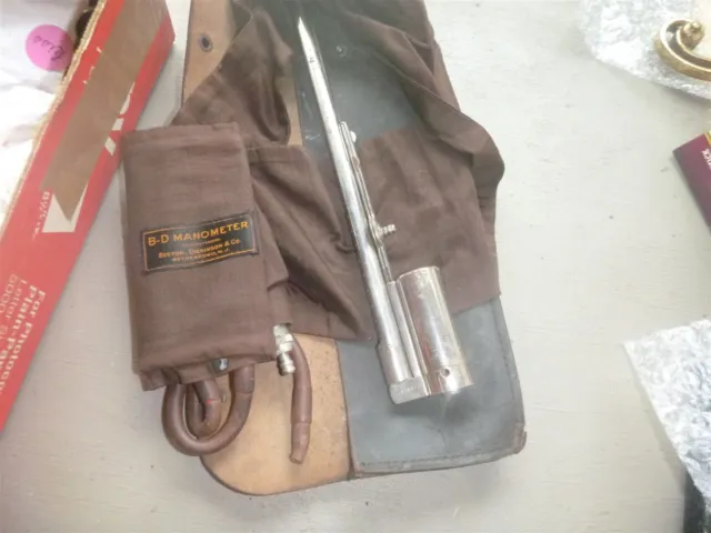Vintage B-D Becton Dickinson Portable Manometer In Original Leather Case