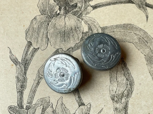 Paire de boutons de manchettes avec une moto ancienne