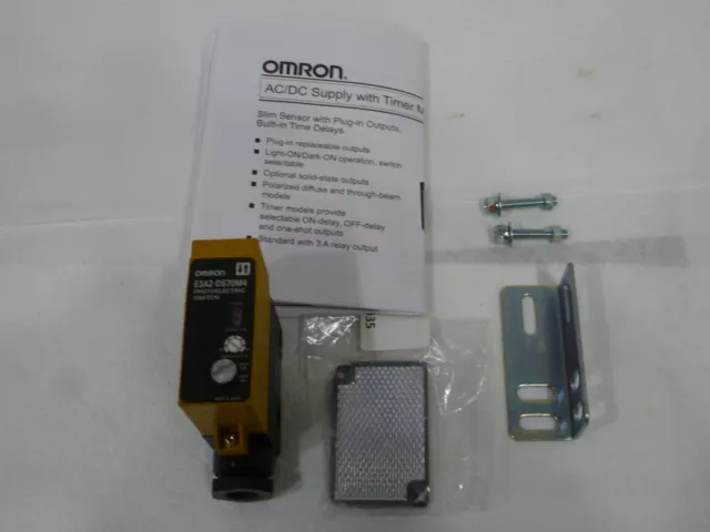 Omron E3A2-Ds70M4 Photoelectric Switch 24~240 Vac 12~240 Vdc (Brand New No Box)