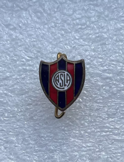 Rare Vintage pin badge ARGENTINA CLUB ATLETICO PLATENSE FOOTBALL CLUB
