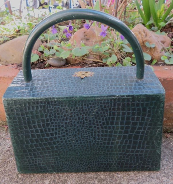 ancienne valisette de couture valise vintage jouet ancien 1950 1960