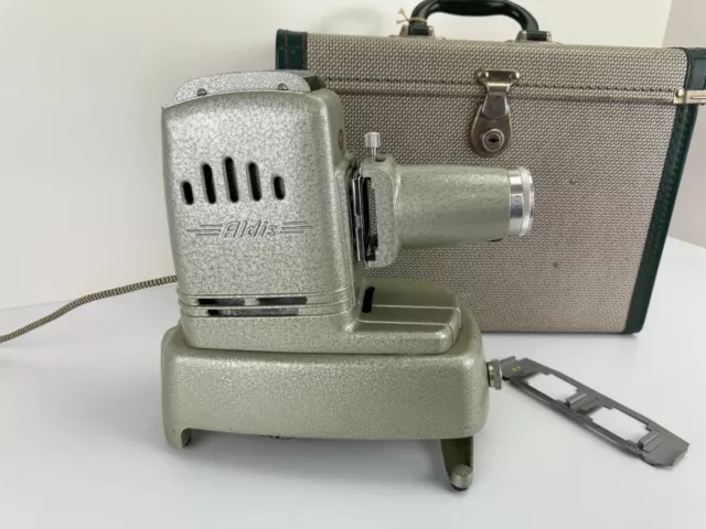 Vintage ALDIS 35mm Slide Projector with Hard Case 2