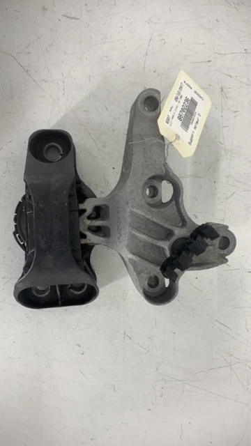 Support Moteur Droit D'occasion Pour Renault Clio 2 Phase 1 1.9D - 227 452 Km, Garantie 12 Mois