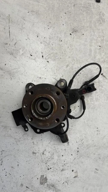 Moyeu Arrière Gauche Pour RENAULT CLIO 5 Phase 1 1.0 TCE - Réf. 432100170R - Occasion Bon état
