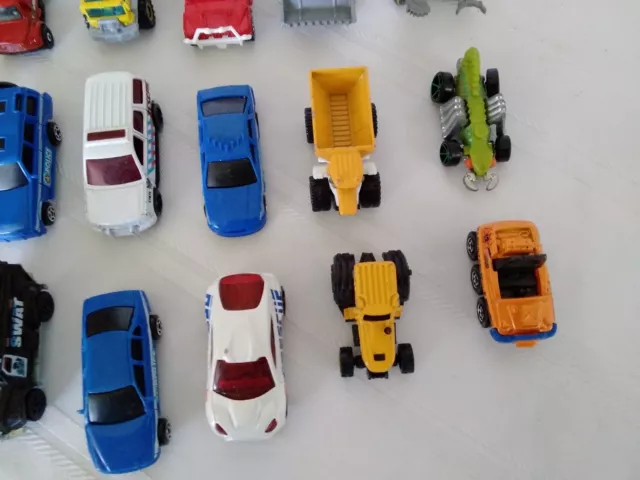 VINTAGE LOT OF 18 Loose Matchbox Hotwheel & Other Cars - Police - BN007 ...