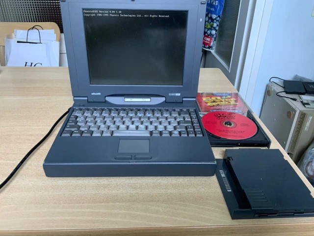 Ordinateur portable vintage Olivetti M15 (Gebraucht) in Petit-Lancy für