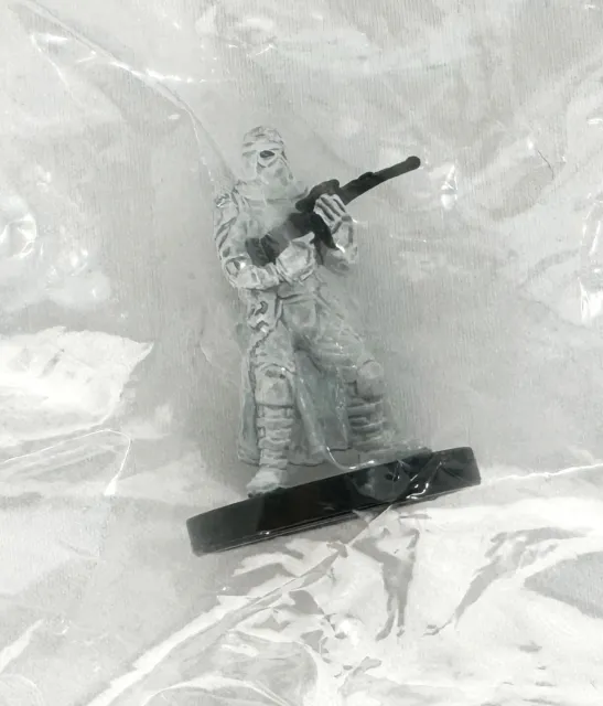 Star Wars Miniatures Imperial 12 Elite Snowtrooper 23/60 New Sealed 2004 WOTC