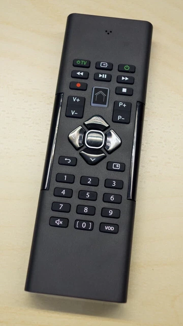 Télécommande Décodeur La Box SFR Numericable   Model Avec 3 Piles.