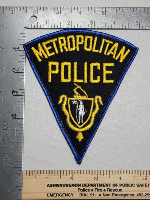 LE9b6 Police patch Massachusetts Metropolitan Pie shape