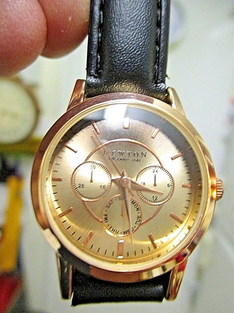 Newton quartz watch sale