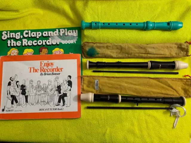 2 Aulos recorders 1 205A with Bags Plus School Green One & Books / Instructions