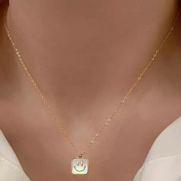 Women's Gold Plated Stainless Steel Simple Cute Smiley Face Charm Chain Necklace