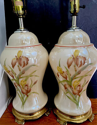 2 Matching VNTG Oriental Style Ginger Jar Shape  Floral Table Lamps