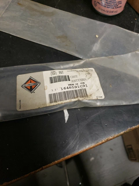 International 1648591C91 Antenna Kit New OEM. Ships fast bandit!