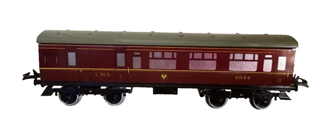 HORNBY REPLICA (Middleton) O GAUGE CORRIDOR COACH. Maroon