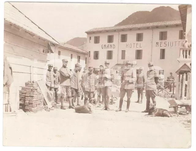 1916 WW1 FRIULI-VENEZIA GIULIA Grand Hotel RESIUTTA - Ufficiali *Foto RARA 12x9