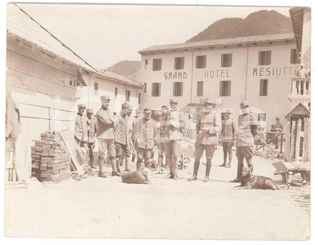 1916 WW1 FRIULI-VENEZIA GIULIA Grand Hotel RESIUTTA - Ufficiali *Foto RARA 12x9