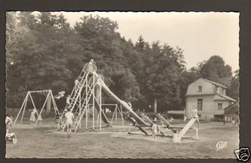 ST-HONORE-les-BAINS (58) JEUX D'ENFANTS au PARC animé & VILLA vers 1950