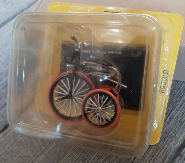 Vélo Collector DEL PRADO Itera Plastic Bicycle 1982, échelle 1:15, Neuf En Boîte - Pièce De Collection