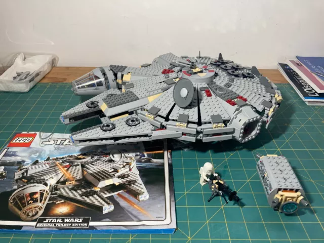 Lego Star Wars 4504 Millennium Falcon