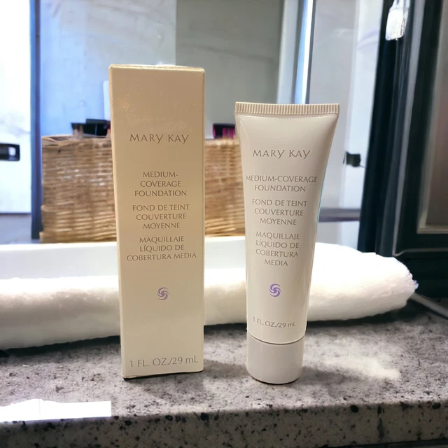 Base de cobertura mediana Mary Kay 204 tapa normal/gris aceitoso #042001