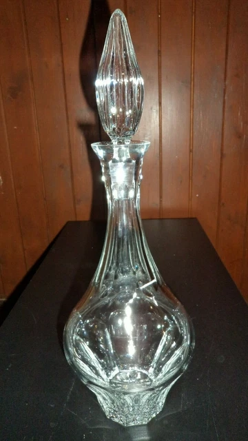 SUPERBE et GRANDE CARAFE EN CRISTAL . VINTAGE. Hauteur : 40 cm . NEUVE