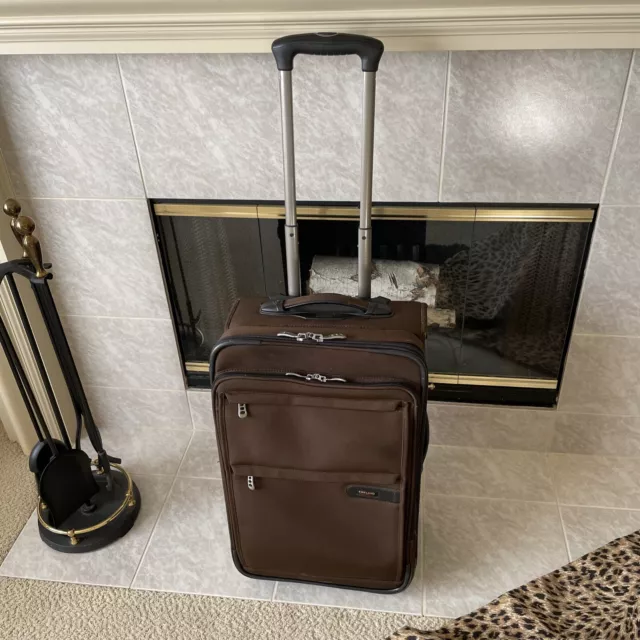 Kirkland Signature Duramax 22” Upright Carry On Expandable Wheeled Suitcase