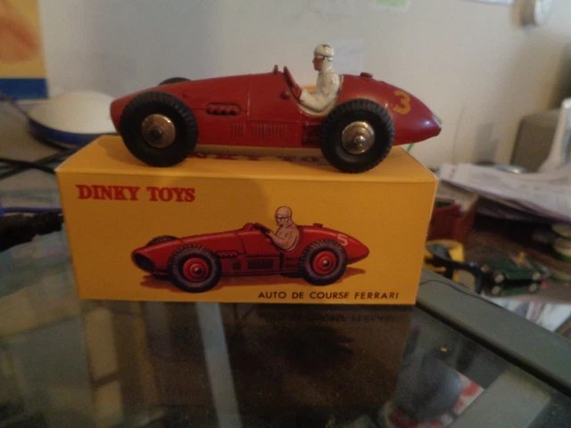 DINKY TOYS France - FERRARI 23J voiture de course FERRARI