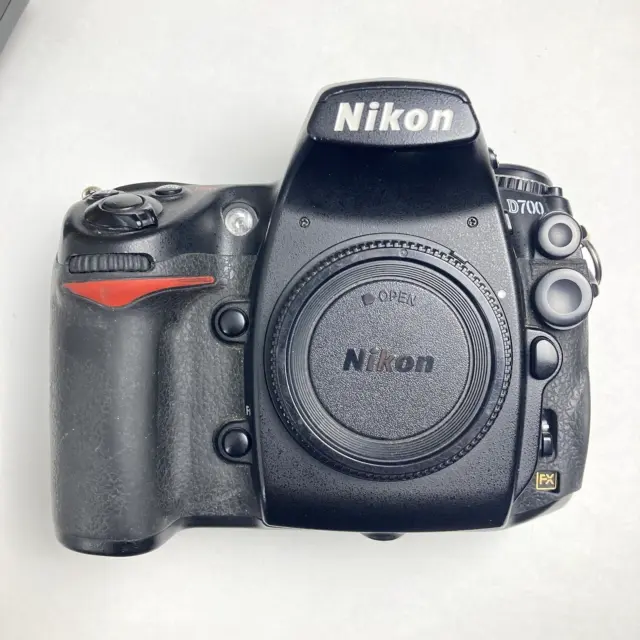 Nikon D700 12.1 MP Black Digital SLR Camera Body for PARTS + Org. Box+ Battery +