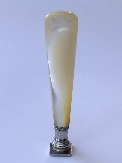 Superbe ancien SCEAU CACHET en NACRE et BRONZE ARGENTE tampon vierge