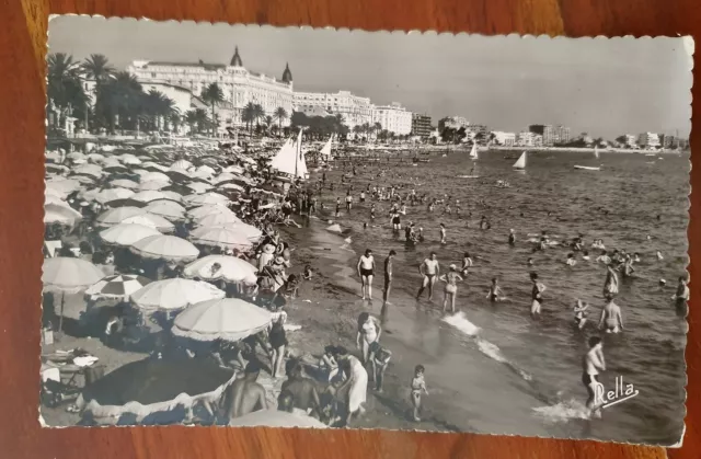 CPA animated 06 - Cannes la plage + stamp 12f 1957