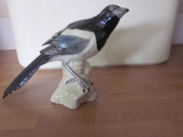 Beswick 2305 Magpie Figurine