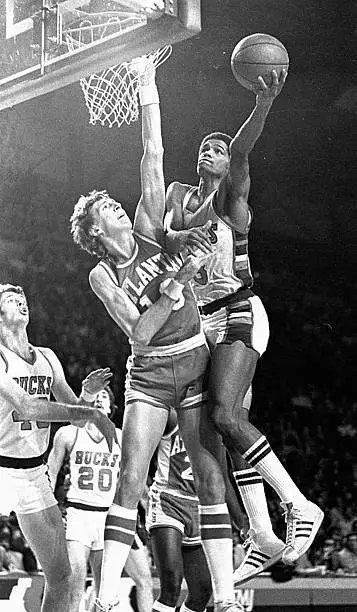 Marques Johnson Of The Milwaukee Bucks In A Game 1970s Old Basketball Photo