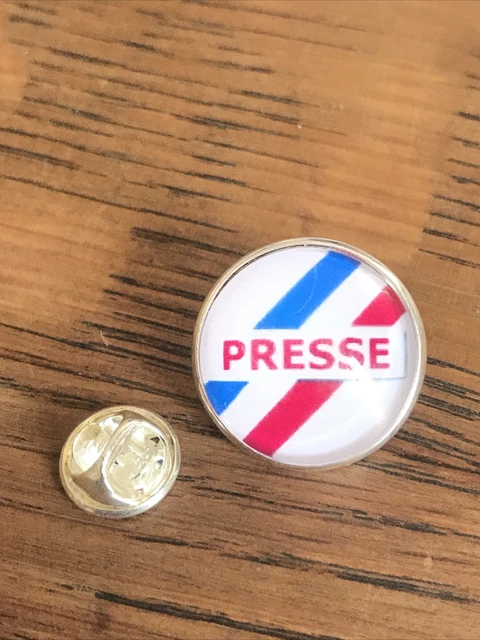 Carte de presse. Le nombre de journalistes s'est stabilisé, hausse des premières demandes
