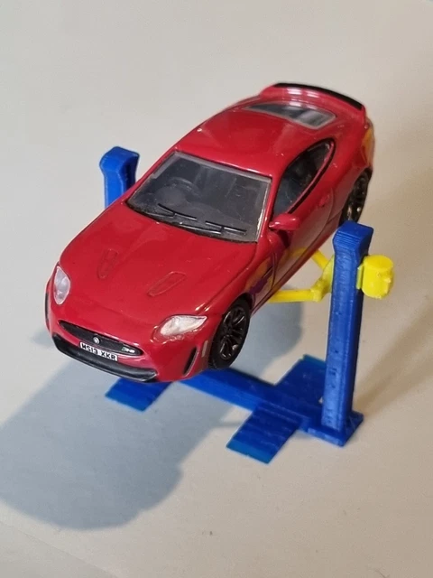 thumbnail image 2 of CB Models OO Gauge 2 Post Car Lift – 1:76 Scale Diecast Workshop Accessory (Handbuilt, UK) 2 of 6