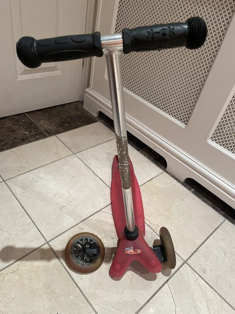 Pink Mini Micro Classic Scooter