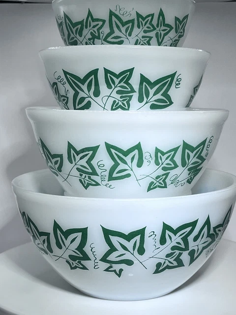 HTF Agee Pyrex Green Ivy Leaves Nesting Bowl Set of 4 Made in New Zealand