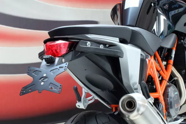 Evotech Kit Portatarga + Lucetarga Reclinabile Ktm 690 Duke / R 2012-2018