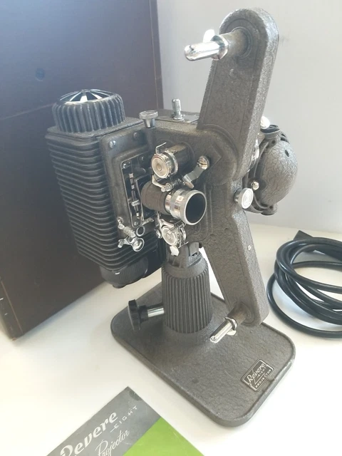 Projecteur De Film 8 Mm Vintage Revere Modèle 85 - Années 40 - Avec Couvercle
