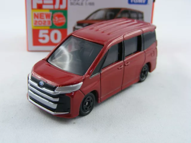 Toyota Noah in rotmetallic, Takara Tomy Tomica #50, 1/65