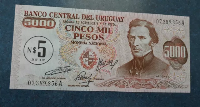 1975- Uruguay 5 On. 5000 Peso Unc.