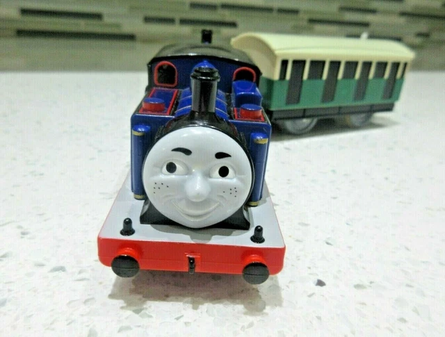 MIGHTY MAC MOTORIZED COACH THOMAS FRIENDS TRACKMASTER TRAIN 2005 TOMY ...