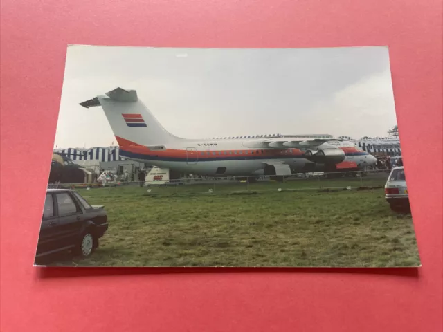 United Express BAe 146 G-BOWW colour photograph