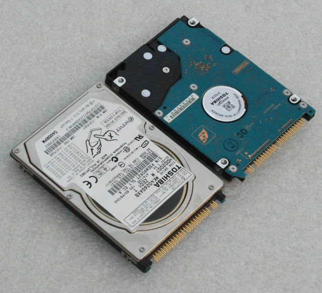 Toshiba P300 2 To - 3.5'' SATA III 6 Go/s - Disque dur interne - Rue du Commerce