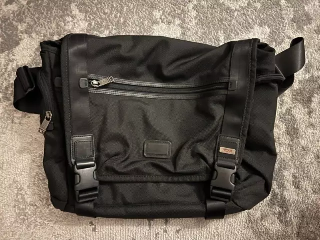Tumi Benning Deluxe Messenger Alpha Bravo Ballistic Nylon All Black