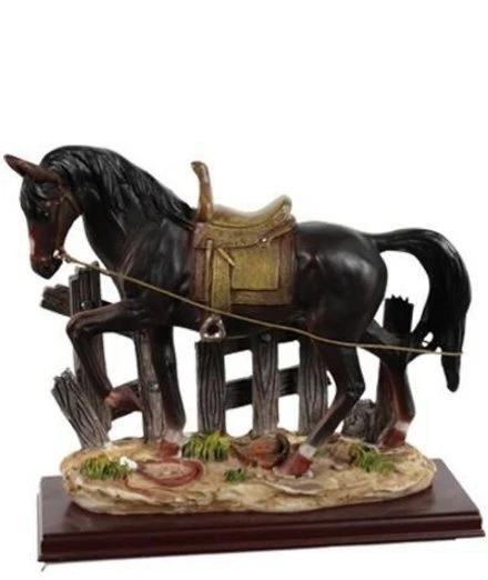 Statue de cheval de selle western en matière synthétique et bois Horses