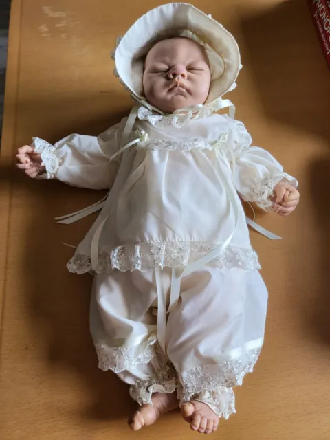Zauberhafte Babypuppe, wie echtes Neugeborenes, 52 cm, 2000 g, Silikon + Stoff
