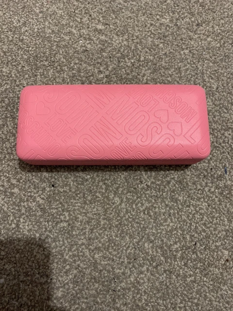 Love moschino top glasses case